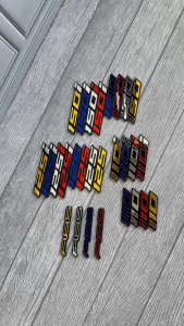 Emblem akrilik CC motor universal logo CC 110 110i 125 125i 135 135i 150 150i 155 155i 160 160i 250 250i 3D TIMBUL SEPASANG KANAN KIRI EMBLEM SEPASANG 2 PCS CC INJECTION BESAR KECIL TIMBUL TWO TONE 2 LAPIS EMBLEM ABS NEW EMBLEM CC STIKER ACRYLIC TEBAL 3 M