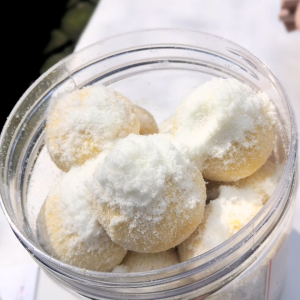 Kue Kering Putri Salju Lembut Lumer Toples 300ml