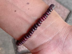 gelang kombinasi langka 2 bahan original batu alam kecubung ungu dan kayu setigi laut tenggelam di air