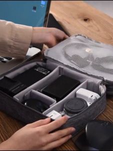 Tas Serbaguna 3 Layer Anti Air Tas Organizer Multifungsi Waterproof 3 Kompartemen Tempat Penyimpanan Kosmetik Perlengkapan Pribadi Cocok untuk Travel dan Aktivitas Harian Ringkas dan Mudah Dibawa HHG