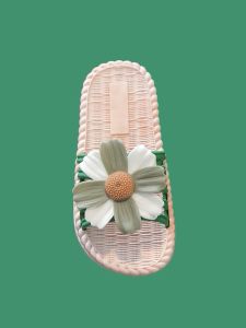 รองเท้าแตะเด็กผู้หญิง แต่งดอกไม้สวยๆ รองเท้าแฟชั่นเด็ก รองเท้าเจ้าหญิง พื้นนุ่ม เบา ใส่สบาย วัสดุ PVC (มีสินค้าพร้อมส่ง)