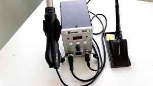 Stasiun Solder 8586 700W 2 in 1 Digital Display SMD Ulang Hot Air Gun Solder Besi 220V ESD Las Pematrian Alat Perbaikan