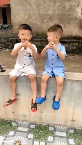 Bộ sơ mi đũi cộc tay thêu hình gấu cho bé trai từ 8-18kg