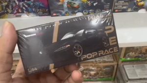 Mô Hình Xe Diecast 1:64 POP RACE PR640398 DARWIN PRO 66G WBK SUPRA A90 CARBON EDITION