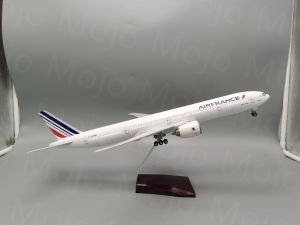 Children toy 1/157 scale 47CM 777 B777 Aircraft Air France Airlines Model W Light and Wheel Landing Gear Plastic Resin Plane