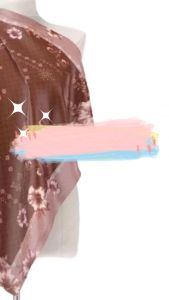 Hijab Segi Empat Voal Motif Elegan Warna Biru