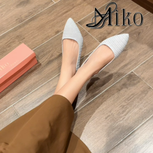 【JS】Elegant Pointed Toe Pumps with Rhinestone Accents Party shoes 2.5cm Heel sandals for Women"