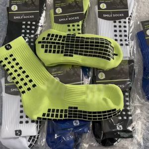 ถุงเท้ากีฬา ผ้าฝ้าย สําหรับผู้ชาย และผู้หญิง cotton socks FREE SIZE พร้อมส่ง