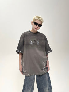 เสื้อยืดแขนสั้นผู้ชายสไตล์อเมริกันหลวมๆ ปักลายระบายสี ดีไซน์รุ่นพิเศษ วัสดุผ้าฝ้าย ทรงหลวมๆ สำหรับฤดูร้อน