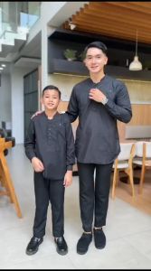 Terbaru Koko Kurtra Kemko Motif Embos Coupel Ayah Dan Anak Koko Kemeja Progressman Lengan Panjang Premium Lebaran 2025 terpopuler