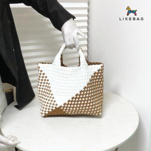 LIKEBAG กระเป๋าถือแฟชั่นผู้หญิงไหล่เดี่ยว กระเป๋าทอด มือกระเป๋าทรง สีเหลี่ยม หูหิ้วสะพาย กระเป๋าเข้าชุดทุกวัน