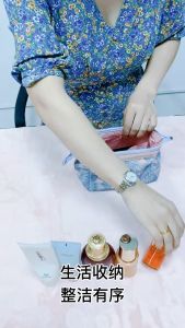 [กระเป๋าใส่เครื่องสำอางค์ อุปกรณ์แต่งหน้า สีสันสวยงาม ขนาดพกพาไปไหน คุณภาพเดินทาง ผู้ใช้จุกจิก ประสบการณ์ใหม่ ความงาม ส่วนผสมเรียบเนียน ควบคุมความรู้ ความสะอาด]