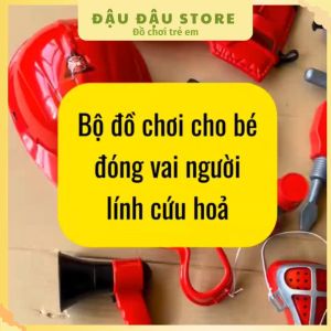 Đồ chơi hướng nghiệp bé tập làm chú lính cứu hoả gồm các dụng cụ chữa cháy cho bé diễn tập như thật.