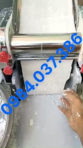 Máy cán bột làm bánh gối bánh bao chạy điện FKM240 trục 24