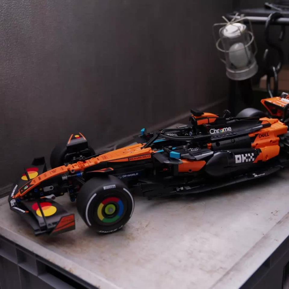 LEGO Technic 42228 McLaren MCL39 F1 Car (1675 Pieces)