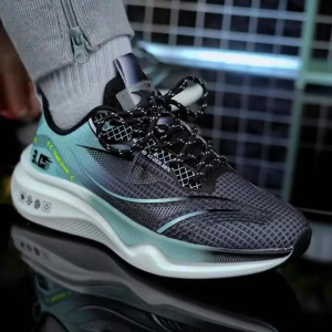 （ 3 Days Delivered COD）Mens Shoes Summer New Mesh Running Shoes Sneaker Breathable Shock Absorption Soft Bottom Student Shoes Light Running Shoes Men