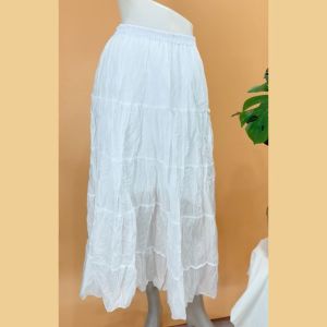 | กระโปรงยาว กระโปรงขาว-ดำ (มีซับใน) | กระโปรงยาว กระโปรงขาว-ดำ (มีซับใน) |