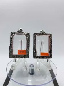 No.(0008 หน้าซุ้ม) ตลับพระ กรอบพระสแตนเลสลายไทยหน้าซุ้ม พระสมเด็จ สมเด็จ ขนาดวงใน 3.1*4.2 ซม. ขนาดที่ใส่สวย 2.7*3.9 ซม.