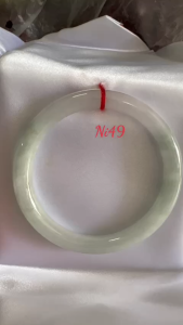 Vòng Tay Nữ Đá Cẩm Thạch Tr Lý A Sao Ni 49mm x chột 68mm Mùa Trắng Xanh Lý Nhẹ bóng đẹp nữ 45kg - 49kg đeo có 1890k ạ