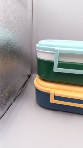 *SMALL PORTABLE OVAL FOOD CONTAINER*