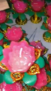 MJ Lilin Teratai 3 Jam Kaki Emas dengan Penahan Panas / Candle Sembahyang Bunga Lotus