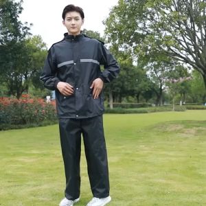 Motorcycle rider raincoat mens raincoat suit raincoat waterproof raincoat rainstorm waterproof raincoat detachable double eaves high reflective strip comfortable wear-resistant raincoat