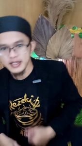 JARVLYN - KAOS KATA MOTIVASI REZEKI TIDAK AKAN PERNAH SALAH ALAMAT COTTON COMBED BAJU OBLONG COWOK