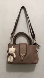 TAS SELEMPANG WANITA PREMIUM KUNCI PUTAR Y