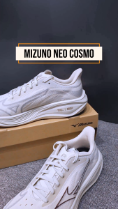Mizuno Giày Chạy Bộ NEO Cosmo J1GC251333 - Trắng Nâu Kem Công Nghệ SSA Đế Mềm Mại & Đàn Hồi Hơn Upper Thoải Mái & Ôm Vừa