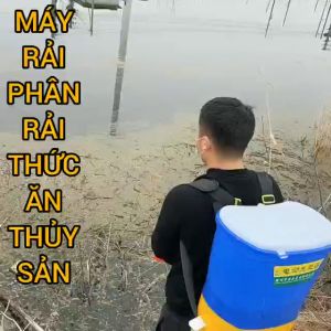 Máy phun cám cho cá tôm chạy điện