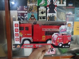 Mainan anak pemadam baterai bump and go ada musik lampu dan dapat berjalan