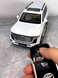 Toyota Land Cruiser LC300 ALLOY Didcast 1:24 Car Model Light & Sound Effect Car Toys for Hobby Collection Gift