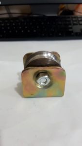 Roda Besi AS 6CM Siku (V) Untuk roda pintu dan pagar besi siku