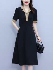 ชุดเดรสทรงเอเอวสูงหรูหราสไตล์ Hepburn แขนสั้น ทรงหลวม คอโปโล ทรงเอ ฤดูร้อน 2024 ชุดเดรสแฟชั่นสำหรับผู้หญิงไซส์ใหญ่