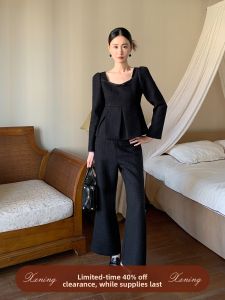 Bộ Đồ Phong Cách Pháp Elegance V-Neck Ôm Sát