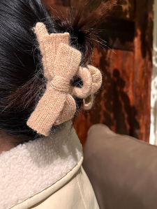 Elegant Autumn Winter Plush Butterfly Knot Hair Clip Simple High-End Feeling Ponytail Holder Shark Clamp Gentle Back of Head Versatile Hair Accessories
