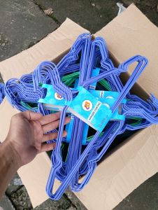 saebah jual hanger kawat warna 1 pak isi 10 pcs hanger jemuran baju