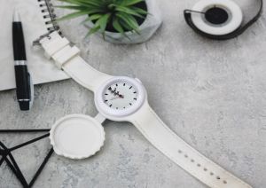 Jam tangan Fashion tutup botol analog tali karet / silicon wanita