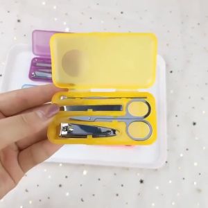 「 ⭐HomeMadeEasy 」 4 in 1 Mini Manicure Pedicure Beauty Tools Nail Clippers Scissors Travel Tool Doorgift Set Pemotong Kuku 迷你美甲套装
