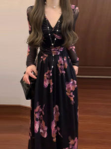 Elegant V-neck Printed Slim-fit Long Dress Unique Sister Style High Waist Cotton Autumn Winter Fashion City Commute Date