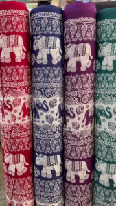 ผ้าเมตร ผ้าเรย่อน ผ้าสปัน ลายช้าง ผ้าลายช้าง ผ้าสปันเรย่อน หน้ากว้าง 45 นิ้ว หน่วยขายเป็นเมตร