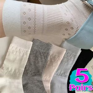 ถุงเท้าข้อสั้นระบายอากาศถุงเท้ายาวลายดอกไม้มีรูครีมสไตล์เกาหลีสำหรับถุงเท้าวางซ้อนกันได้3/5คู่สำหรับฤดูใบไม้ผลิและฤดูร้อน