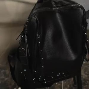 IELGY  Baru Ransel Wanita Fashion Keling Temperamen Kapasitas Besar Tas Sekolah PU