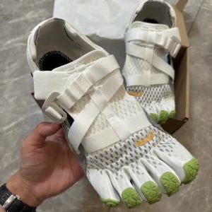 Luxury Brand Vibram Five Fingers Shoes Non‑slip Running Shoes Minimalist Barefoot Shoes Soft-sole Indoor Pilates Fitness Shoes