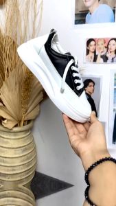 Sepatu Wanita Sneakers Kets Bertali Import Terbaru / Sepatu Sekolah Import Anti Slip