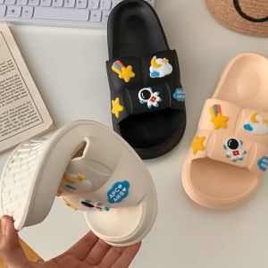 Dejavu Sendal Karet Pria Karakter Lucu Sendal Slop Anti Slip Sendal Beruang Lucu HSN125