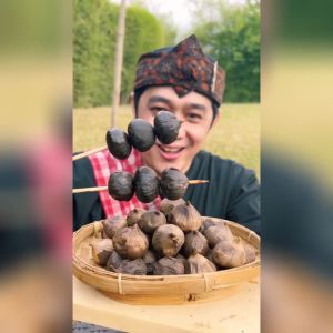 BLACK GARLIC Bawang Putih Tunggal Fermentasi