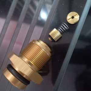 spare part kuningan pompa bawah pompa 3 stage import murah berkualitas.spare part pompa bagian dalam. valve bawah set pompapcp 3stage. suku cadan pomoa pecepe yffg Pompa angin tekanan tinggi