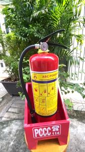 Kệ đơn sắt đựng 1 bình hoặc kệ đôi sắt đựng 2 bình ᴄhữa cháy. Kệ sắt chống gỉ sét tăng tính thẩm mỹ
