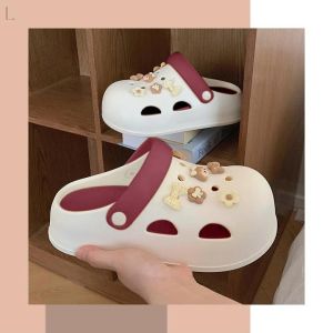 NQshop จัดส่งที่รวดเร็ว รองเท้าแตะสวมหัวโตแฟชั่น พื้นนิ่ม ทรงสวย ใส่สบายเลือกได้หลายสี งานน่ารักพื้นนุ่มนิ่ม ใส่สบายเท้ามาก แถมชุดตัวติดลายน่ารักๆให้ด้วย ไม่มี ไม่ได้ล้าว